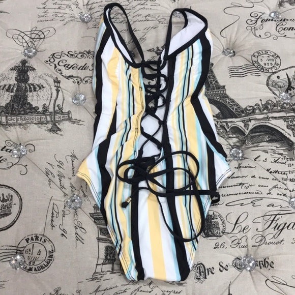 Ella Moss Tenacious Stripe One-Piece Swimsuit - Picture 5 of 7